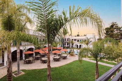 Oxford Suites Pismo Beach