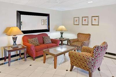 Days Inn &Suites by Wyndham Laurel Near Fort Meade