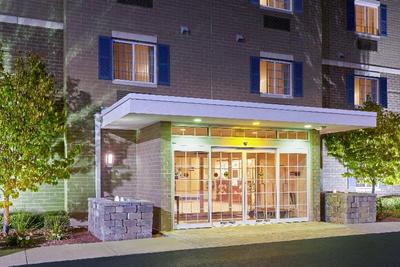 Candlewood Suites Milwaukee Airport