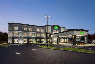La Quinta Inn & Suites by Wyndham Mt. Laurel - Ph