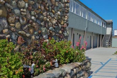 Sea Breeze Inn