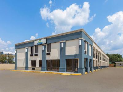 Days Inn by Wyndham Slidell