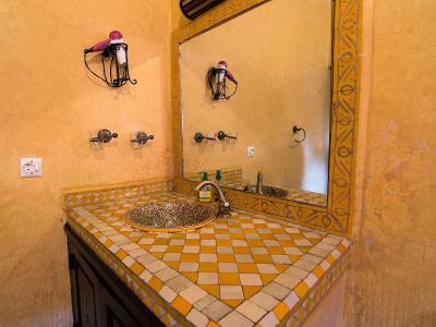 Riad Losra