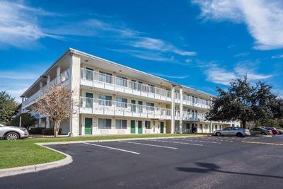 HomeTowne Studios Orlando - UCF Area