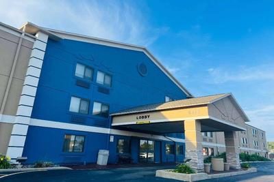 AmericInn by Wyndham Glendale/Milwaukee