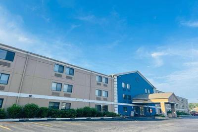 AmericInn by Wyndham Glendale/Milwaukee