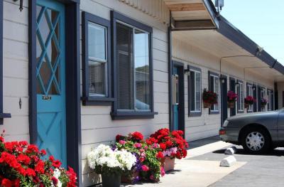 Candle Bay Inn