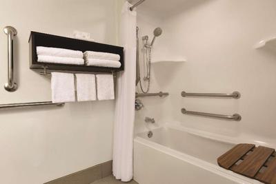 Country Inn & Suites Brooklyn Center