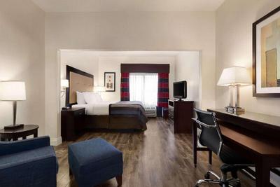 Wingate By Wyndham Montgomery