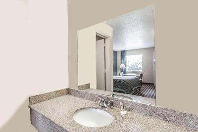 Days Inn by Wyndham Nashville N Opryland