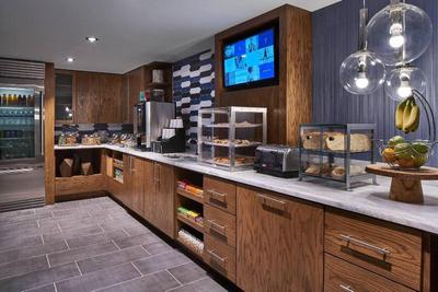Holiday Inn Norfolk Airport