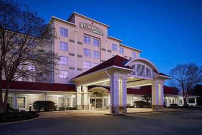 Holiday Inn Norfolk Airport
