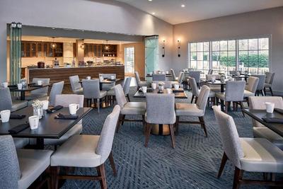Holiday Inn Norfolk Airport
