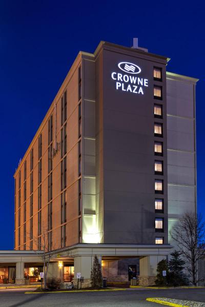 Crowne Plaza Newark Airport