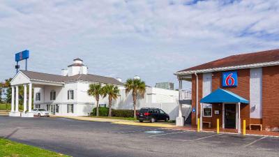 Motel 6 Brunswick, GA