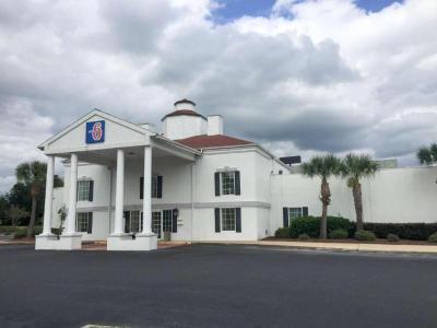 Motel 6 Brunswick, GA