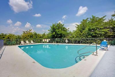 Super 8 by Wyndham Nashville/ Dntn/ Opryland Area