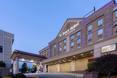 Days Hotel by Wyndham North Bergen/NYC Area