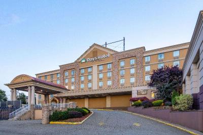 Days Hotel by Wyndham North Bergen/NYC Area