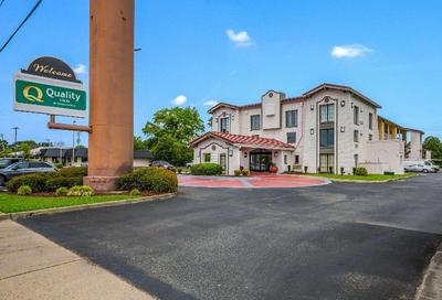 Ambassador Inn & Suites