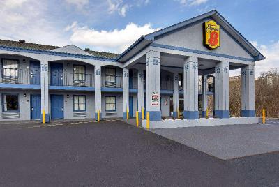 Super 8 by Wyndham Nashville West