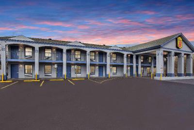Super 8 by Wyndham Nashville West
