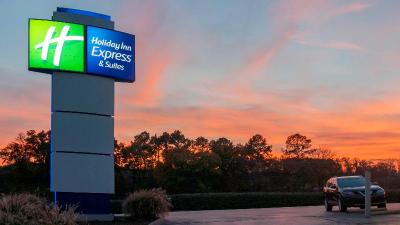 Holiday Inn Express & Suites Nashville I-40 & I- 2
