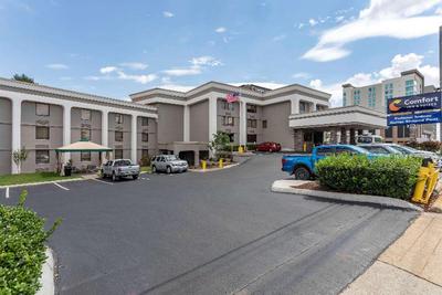 Comfort Inn & Suites Nashville Stadium