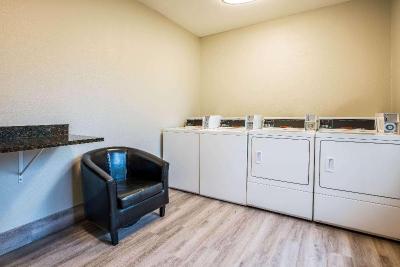 La Quinta Inn & Suites Newport