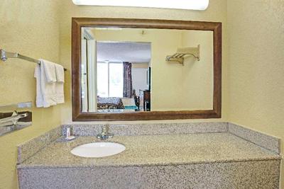 Days Inn by Wyndham Norfolk Military Circle