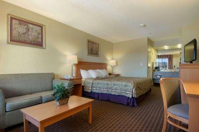 Days Inn by Wyndham Hayward Airport