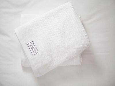 Howard Johnson&Suites by Wyndham Elk Grove Village