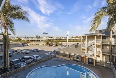 Heritage Inn Express