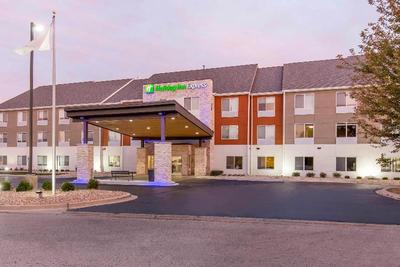 Holiday Inn Express & Suites Chicago West - St Cha