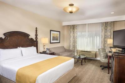 Ayres Suites Ontario at the Mills