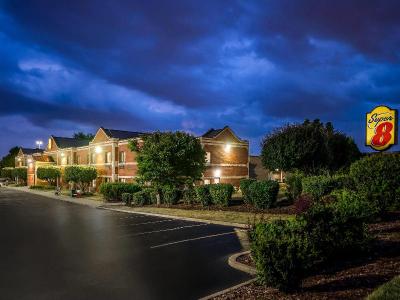 Super 8 by Wyndham Elgin