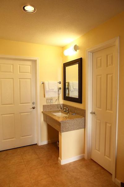 Bay Breeze Inn