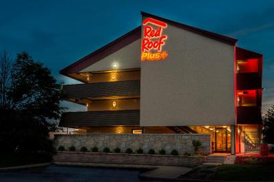 Red Roof PLUS+ Chicago - Naperville