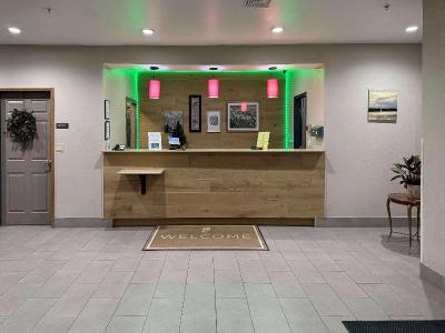 Country Inn & Suites Elgin