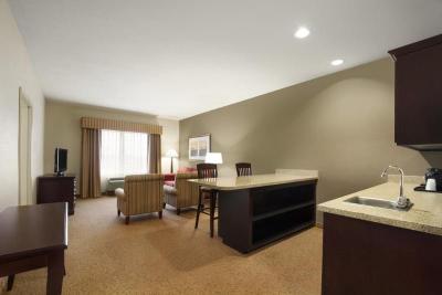 Country Inn & Suites Oklahoma City North