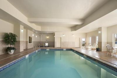 Country Inn & Suites Oklahoma City North