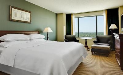 Sheraton Overland Park Hotel at the Convention Cen