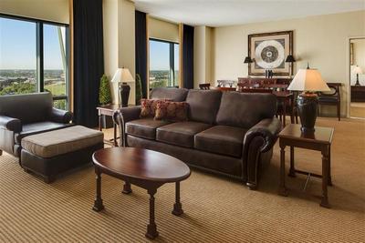 Sheraton Overland Park Hotel at the Convention Cen