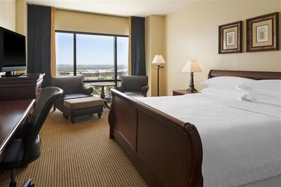 Sheraton Overland Park Hotel at the Convention Cen