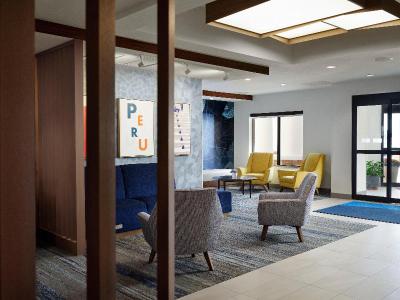 Holiday Inn Express Hotel & Suites Peru - Lasalle 