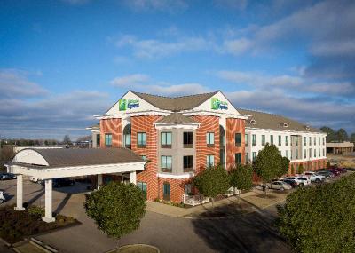 Holiday Inn Express & Suites Olive Branch