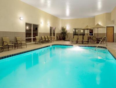 Holiday Inn Express Hotel & Suites Lake Zurich-Bar