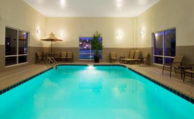 Holiday Inn Express Hotel & Suites Lake Zurich-Bar