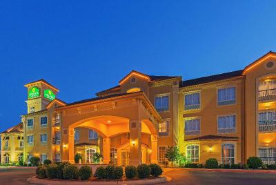 La Quinta Inn & Suites by Wyndham OKC North- Quail