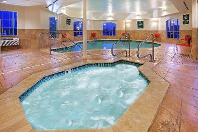 La Quinta Inn & Suites by Wyndham OKC North- Quail